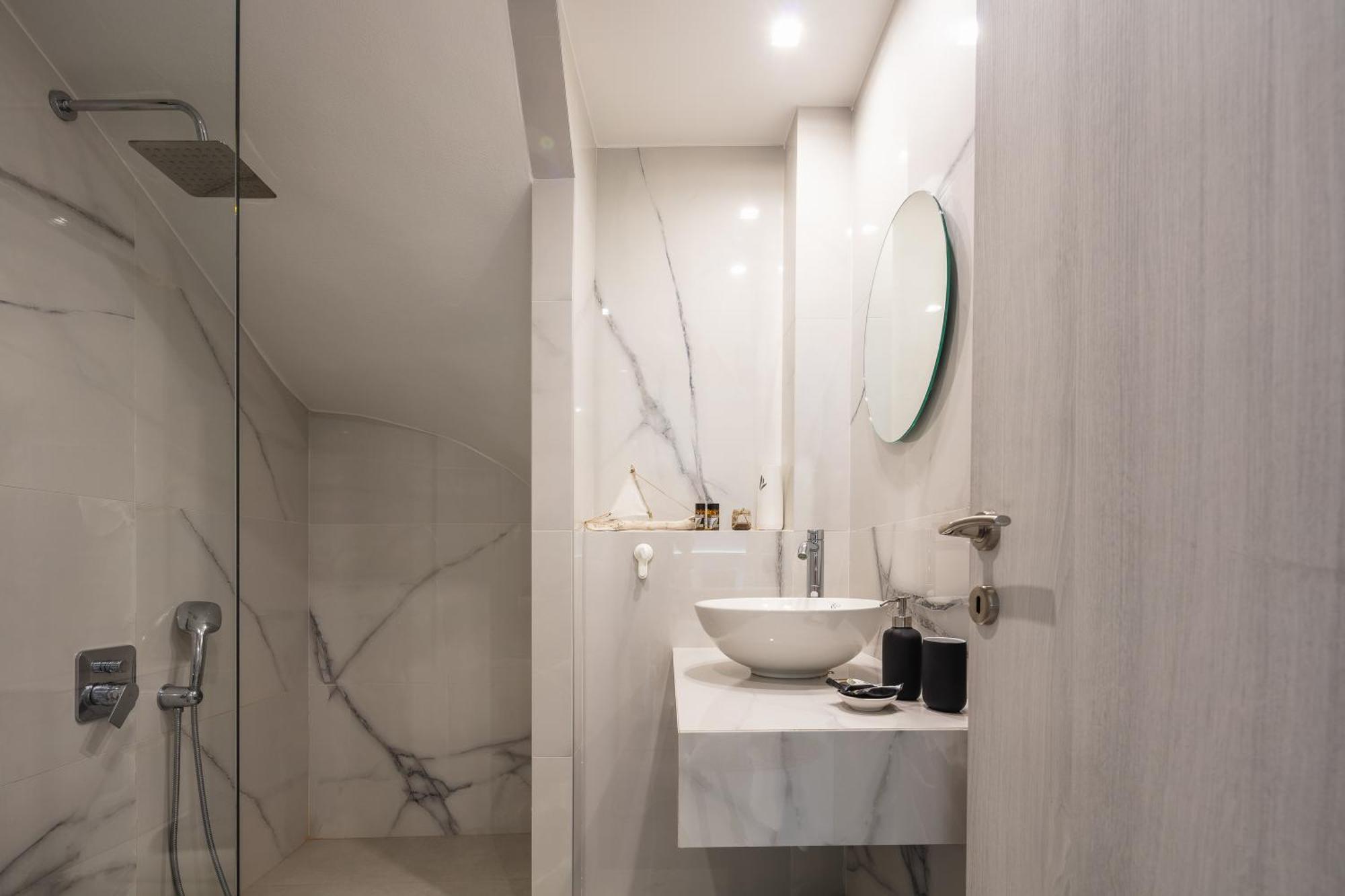 Villa Ligaria Pinnacle ภายนอก รูปภาพ