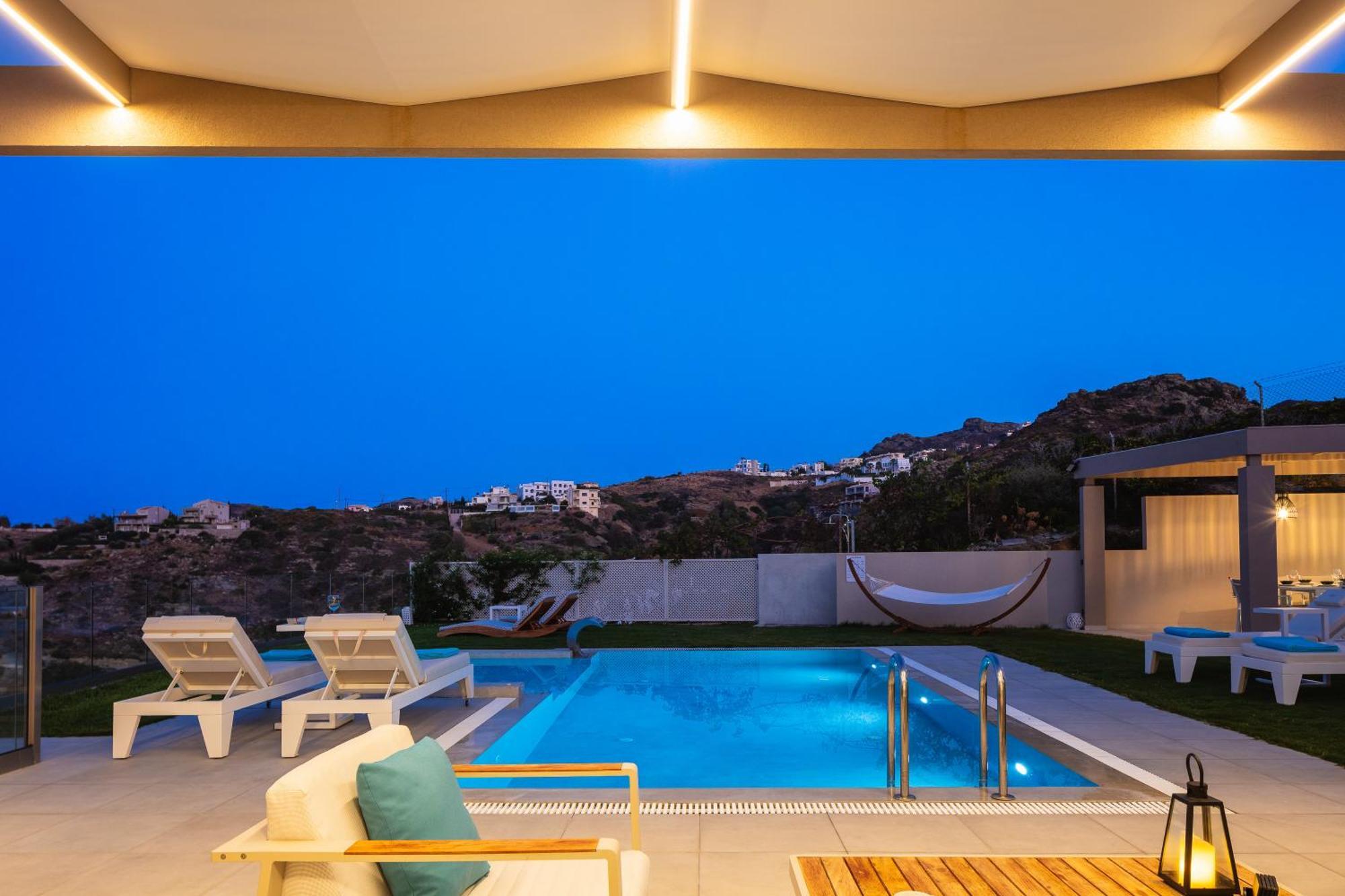 Villa Ligaria Pinnacle ภายนอก รูปภาพ